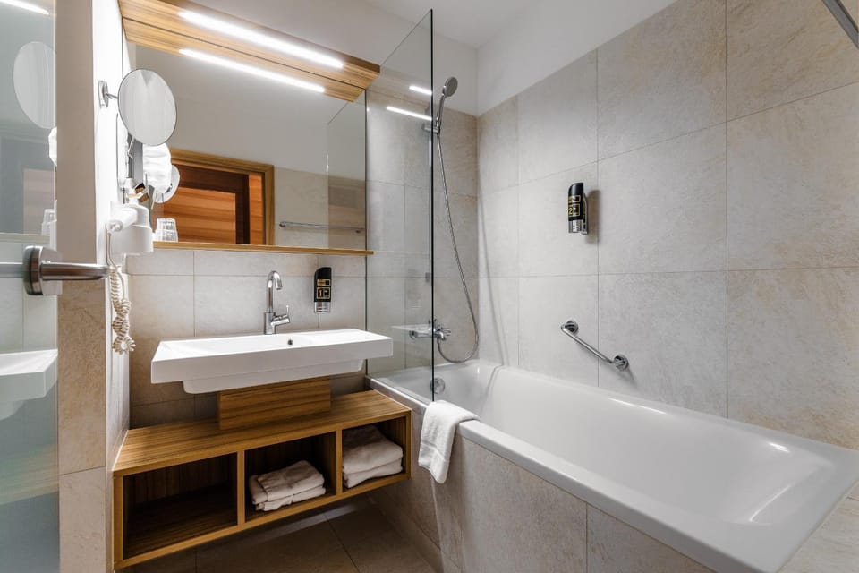 Toilet, Bathroom, Bath, towels