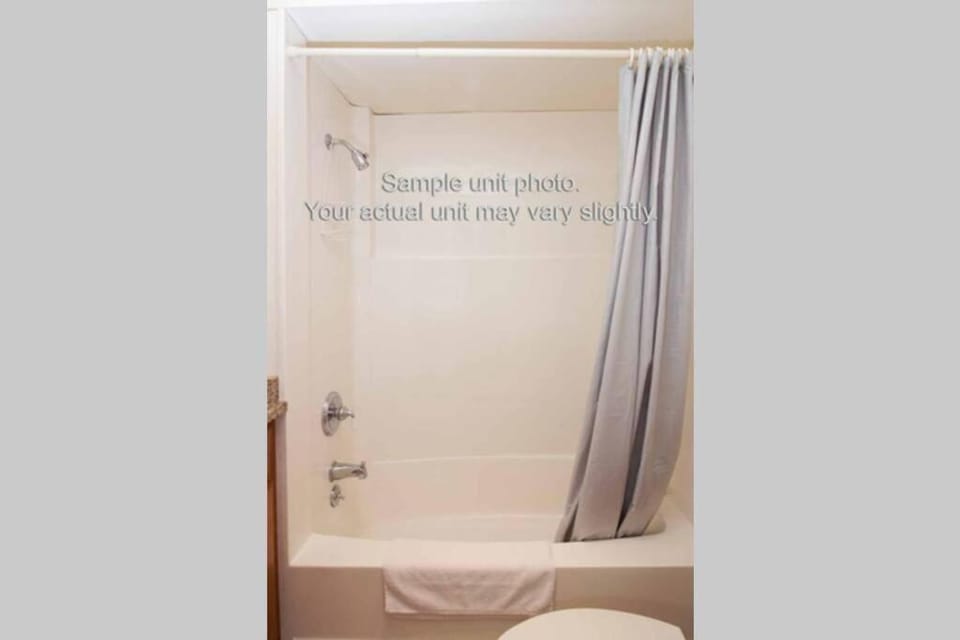 Unit 11-Treetop 2 Bedroom Villa House in Village Four Seasons