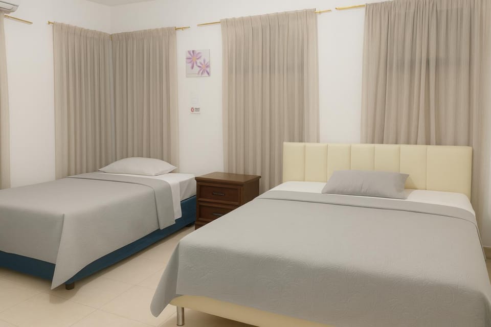 Photo of the whole room, Bedroom, Family