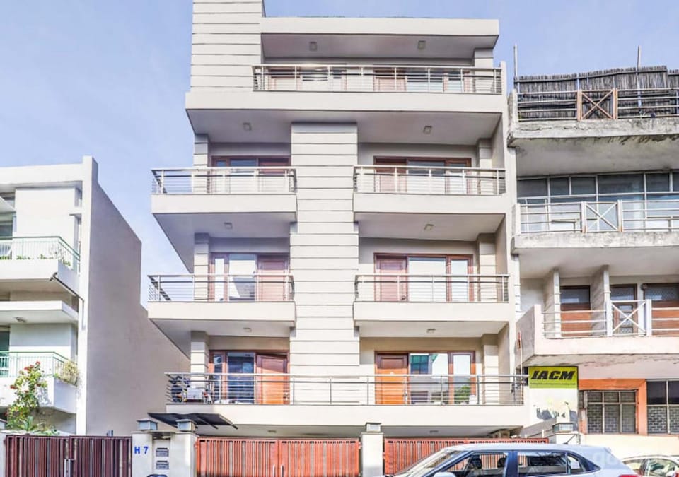 Property building, Facade/entrance