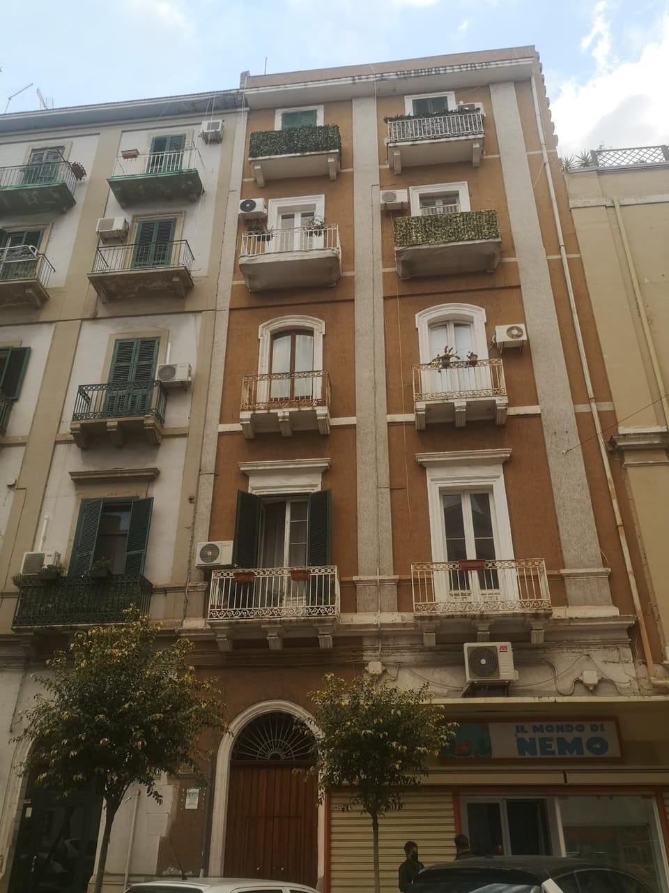 Property building, Facade/entrance