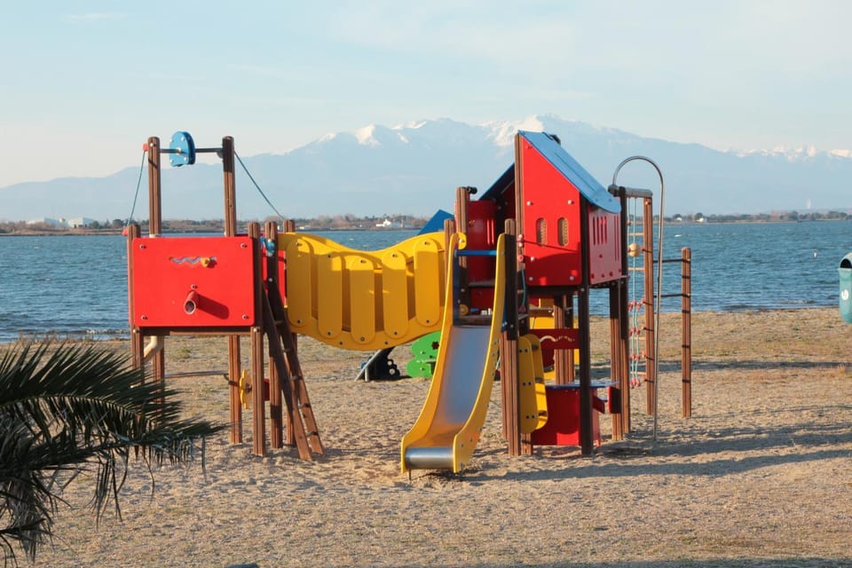Children play ground, Beach
