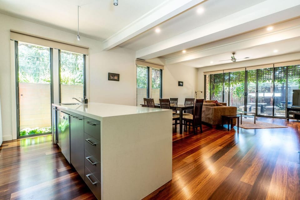 Kitchen or kitchenette, Living room, Dining area