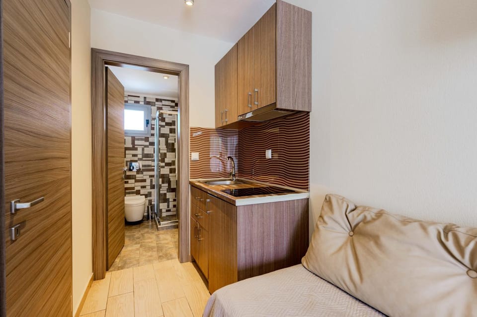 Kitchen or kitchenette, Living room, Photo of the whole room, minibar