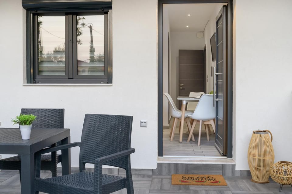 Property building, Balcony/Terrace