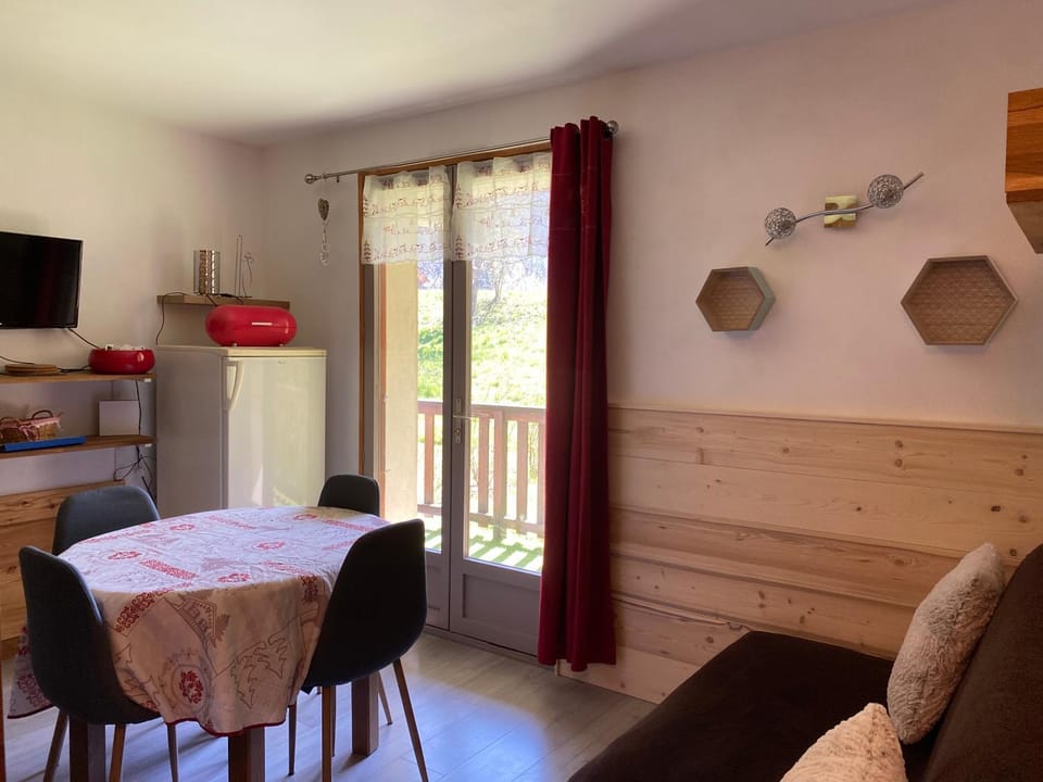 Appartement lumineux et cosy en rez de jardin Apartment in Saint-Gervais-Bains