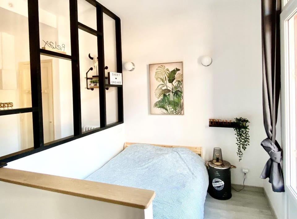 Bed, View (from property/room), Balcony/Terrace, Bedroom, Mountain view