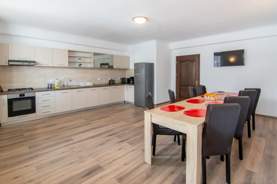 Dining area, Communal kitchen