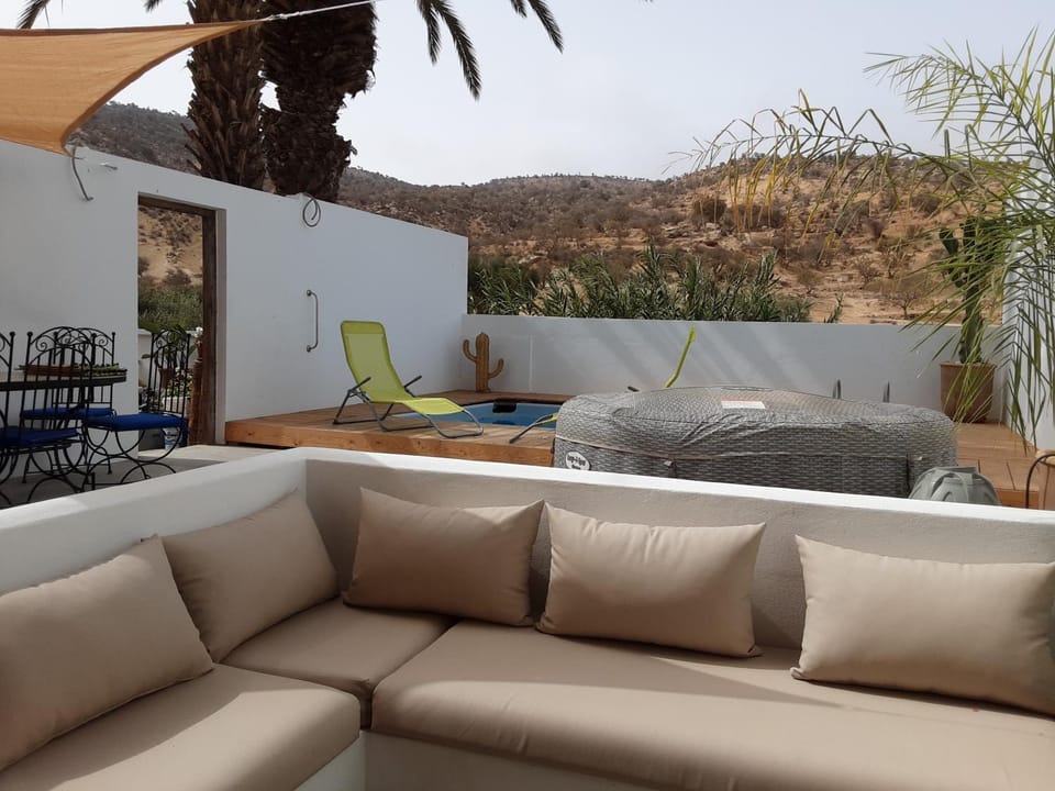 ESCALE PARADIS 10 pers 4 ch 3 sdb piscine House in Souss-Massa