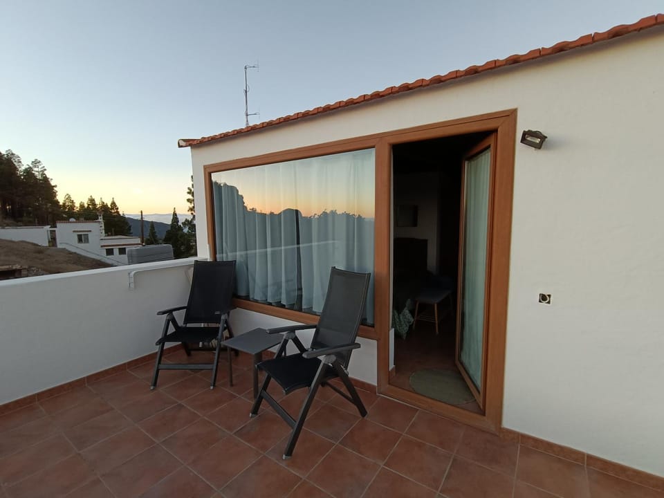Property building, Balcony/Terrace, Garden view, Mountain view, Mountain view