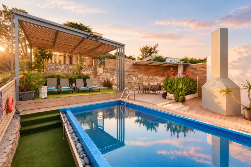 Patio, Day, Natural landscape, Garden, Garden view, Pool view, Swimming pool, sunbed