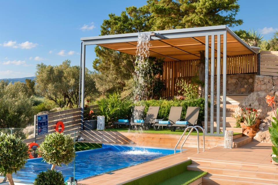 Property building, Patio, Spring, Day, Natural landscape, Garden, Garden view, Mountain view, Pool view, Swimming pool, sunbed