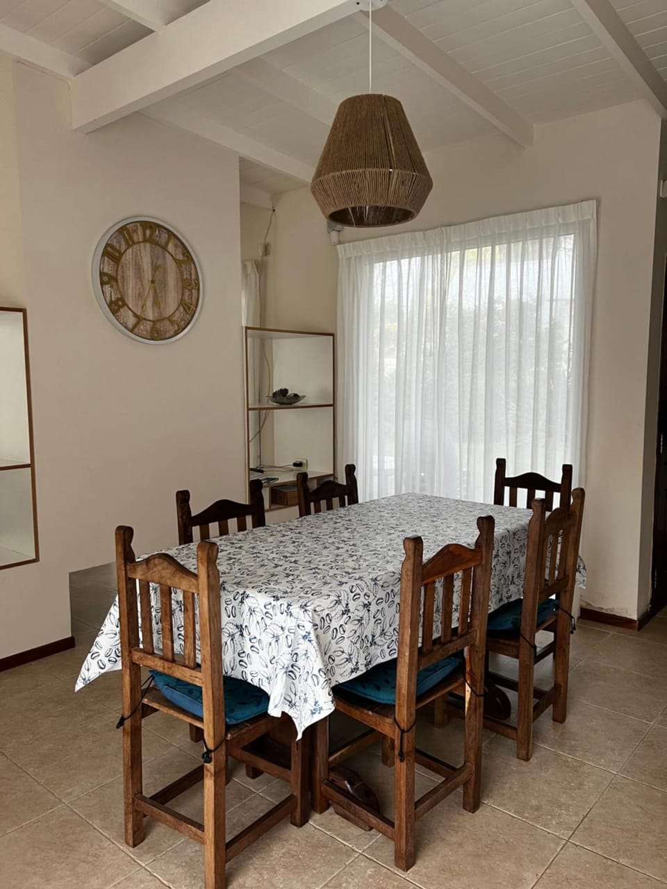 Seating area, Dining area