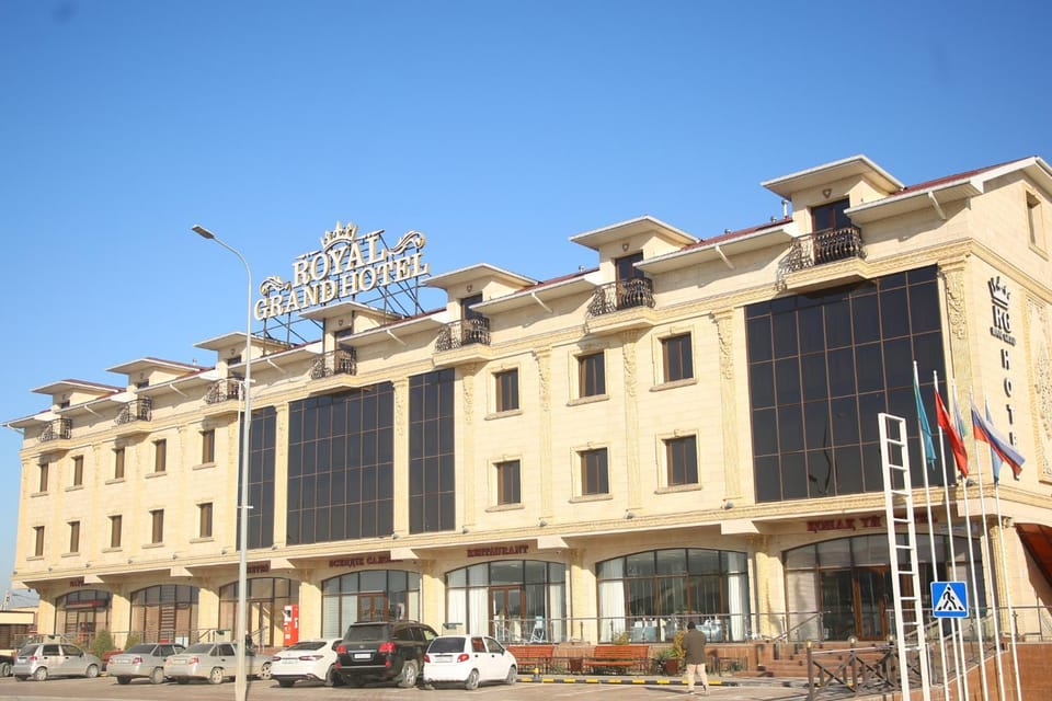 Property building, Day, Location, Parking