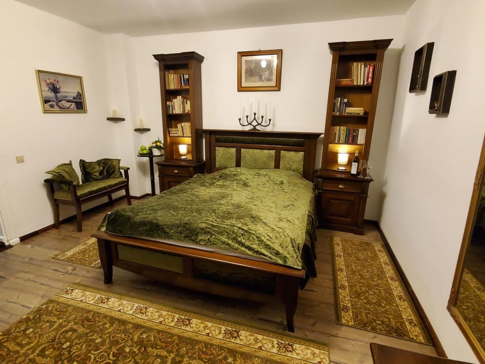 Bed, Photo of the whole room