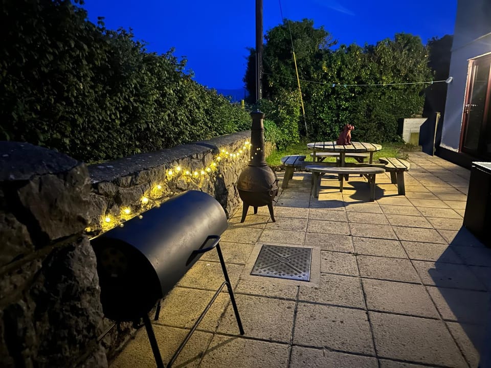 Ty'n Rardd mountain views secure garden parking House in Wales