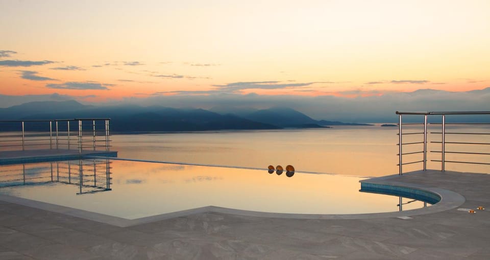 Pool view, Sea view, Sunrise
