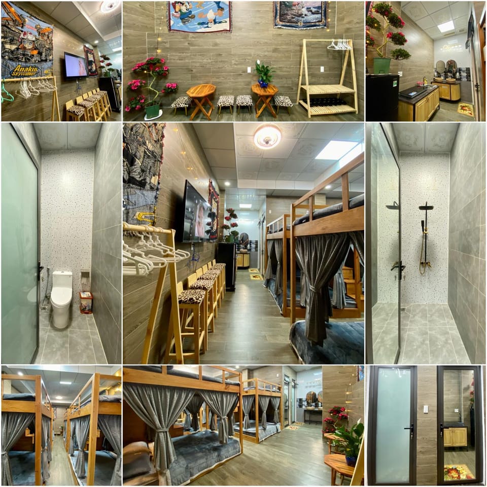 Toilet, Kitchen or kitchenette, bunk bed, bidet, stove, kitchen