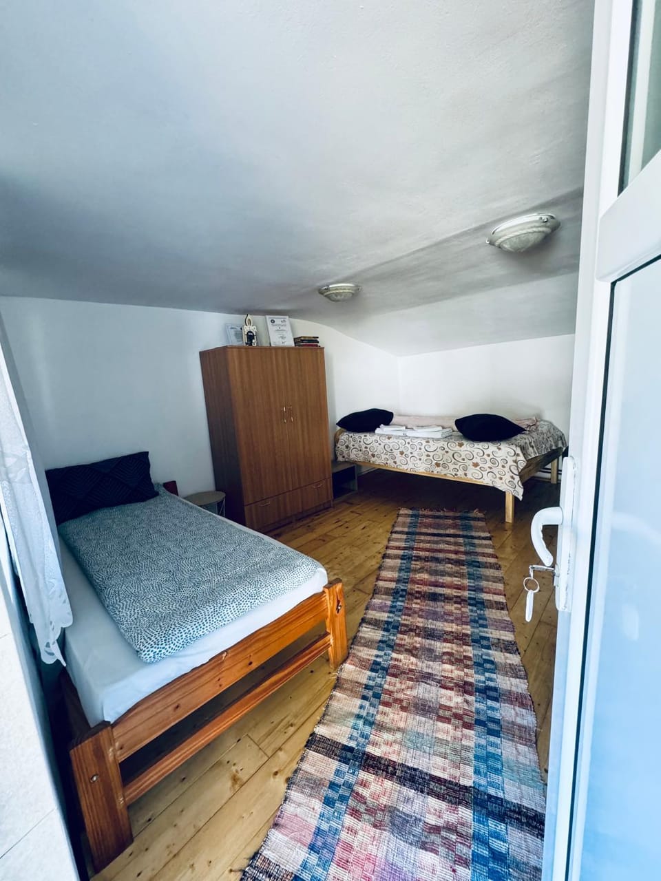 Bed, Photo of the whole room, wardrobe