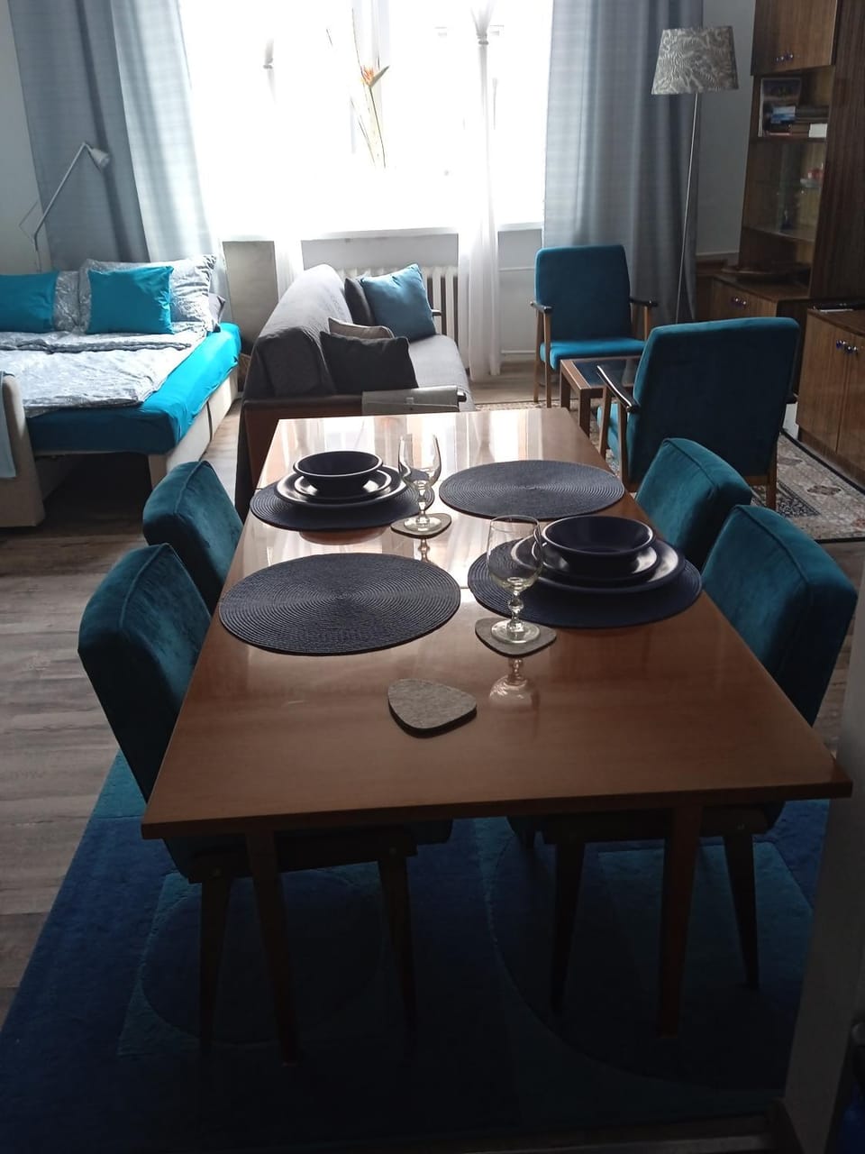 Photo of the whole room, Dining area