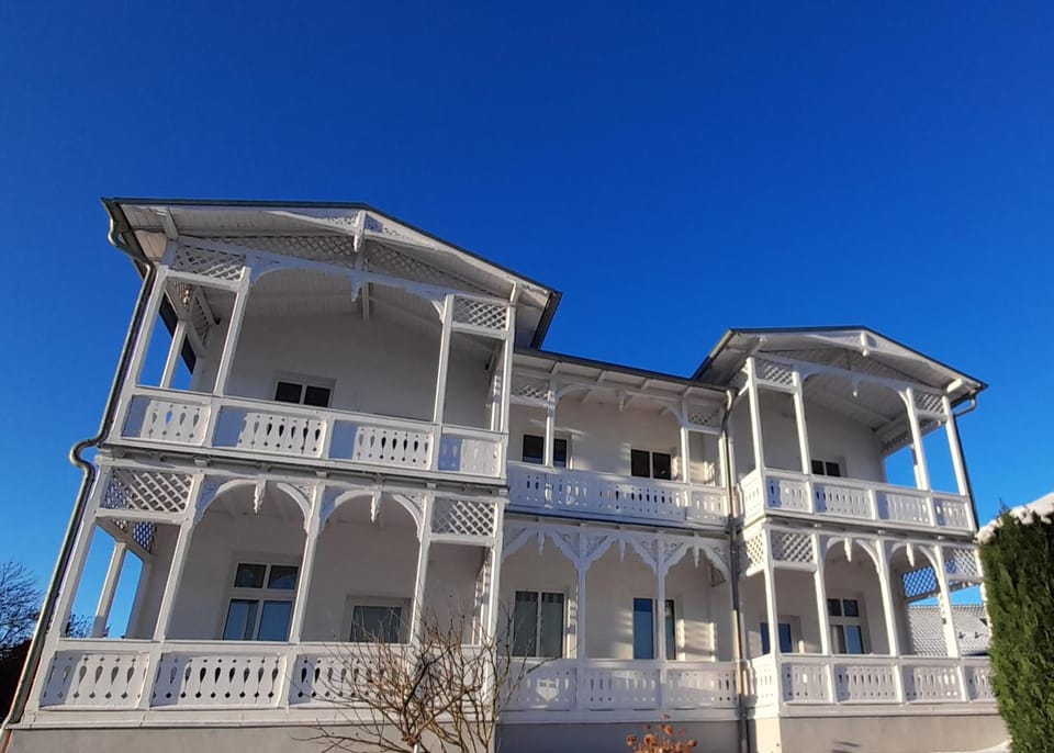 Property building, Balcony/Terrace