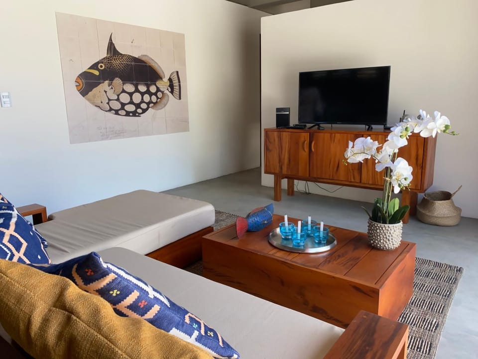 Communal lounge/ TV room, Living room