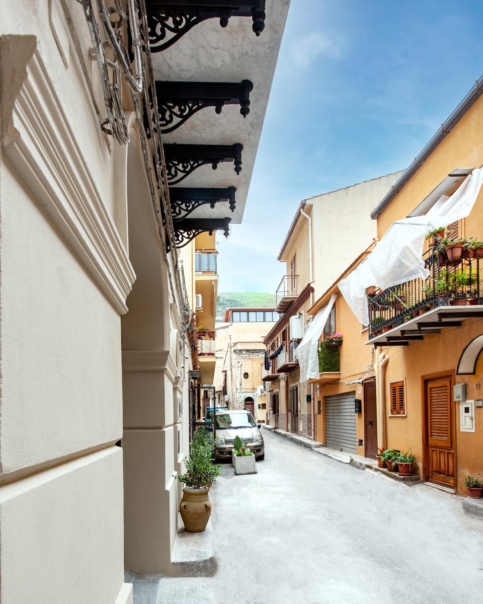 City view, Street view