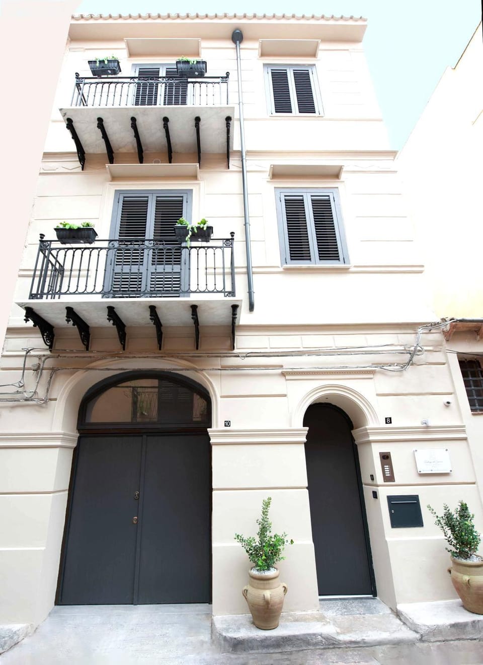 Facade/entrance