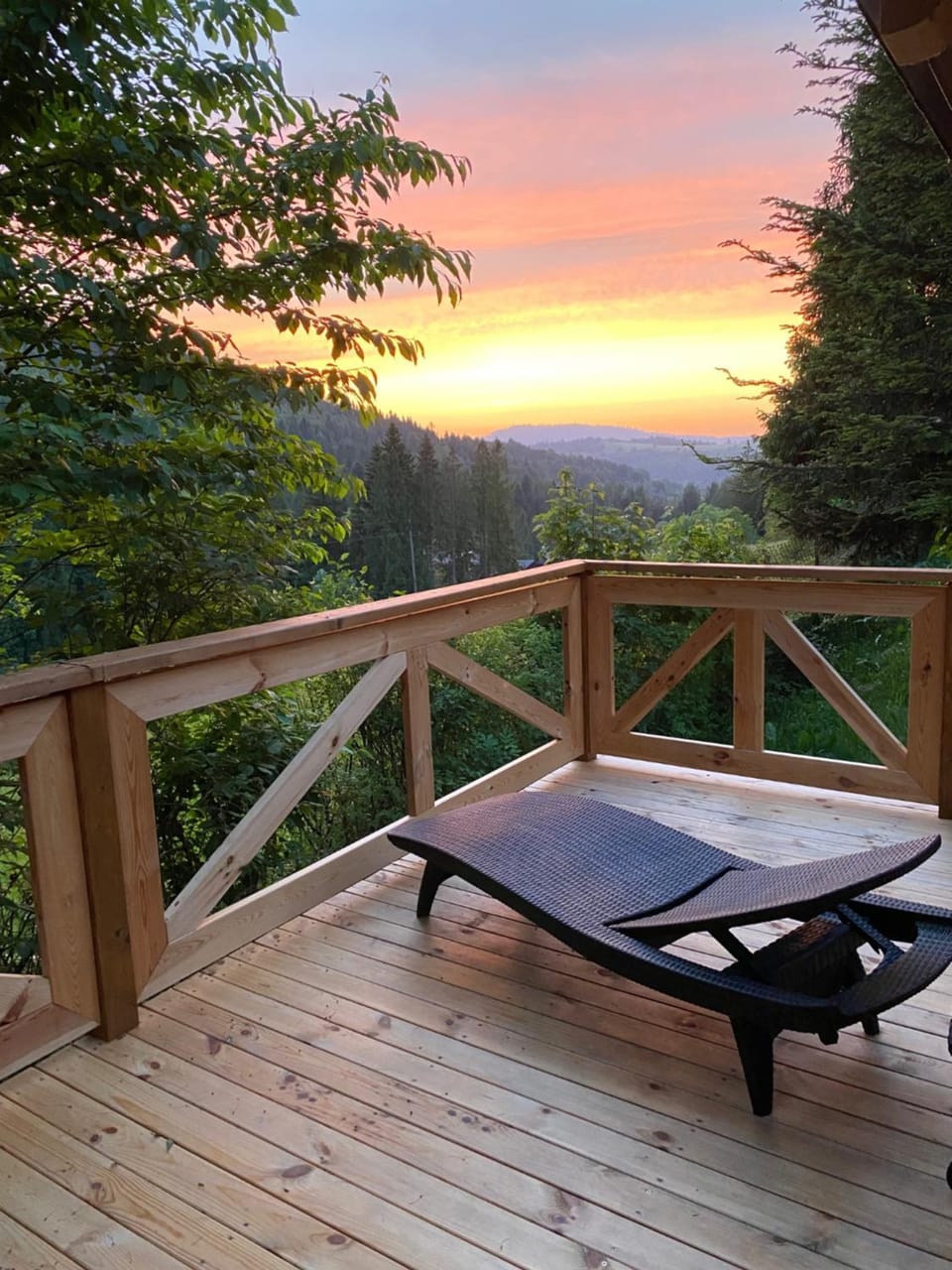 Property building, Neighbourhood, View (from property/room), Balcony/Terrace, Mountain view, Breakfast