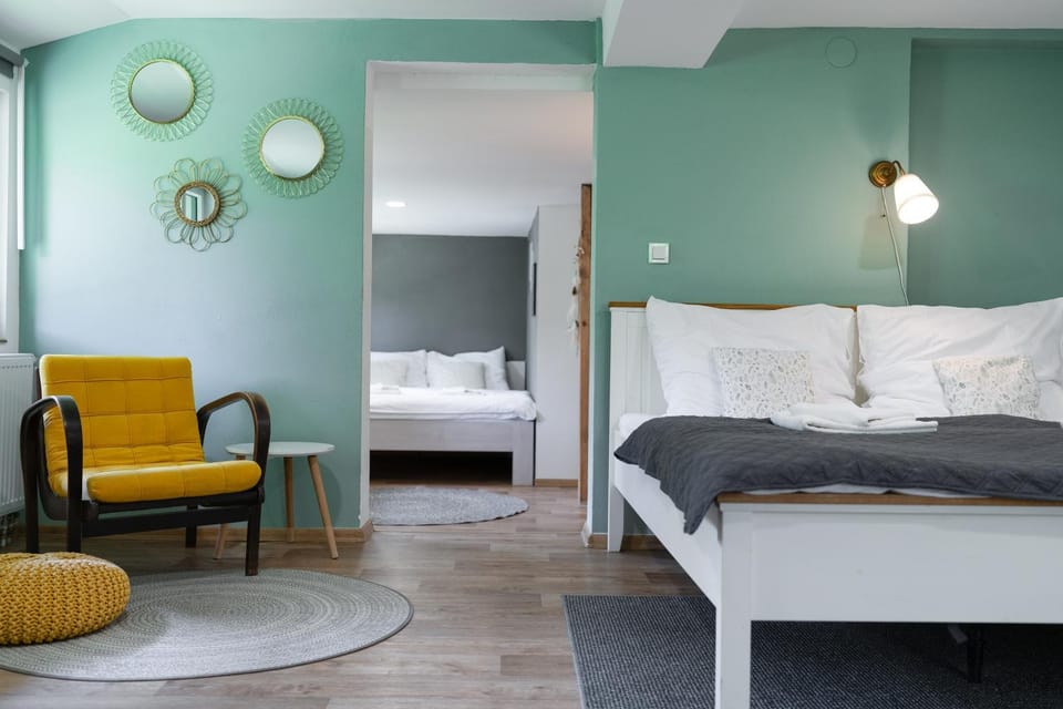 Bed, Photo of the whole room, Seating area, Bedroom
