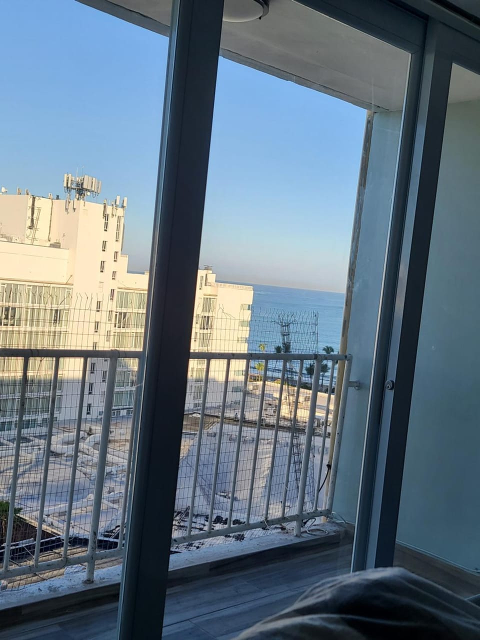 Beautiful remodeled condominiun with an impecable view to the beach and city avenues walk distance to the beach Apartment in Carolina