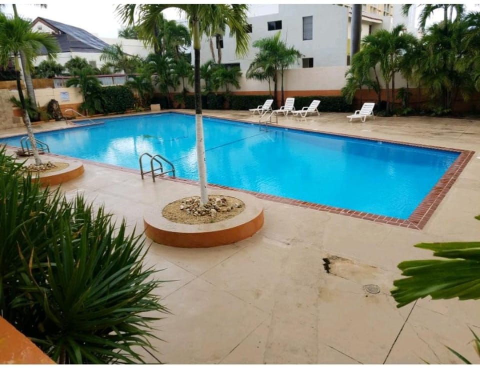 Beautiful remodeled condominiun with an impecable view to the beach and city avenues walk distance to the beach Apartment in Carolina