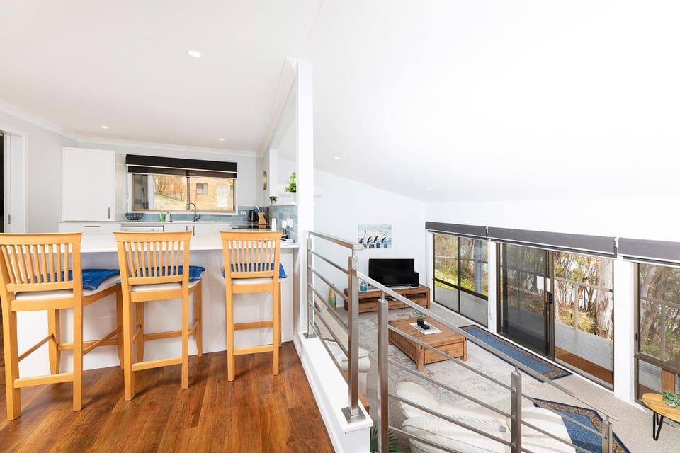 Wallis Lake Retreat-Between the ocean and the lake House in Forster