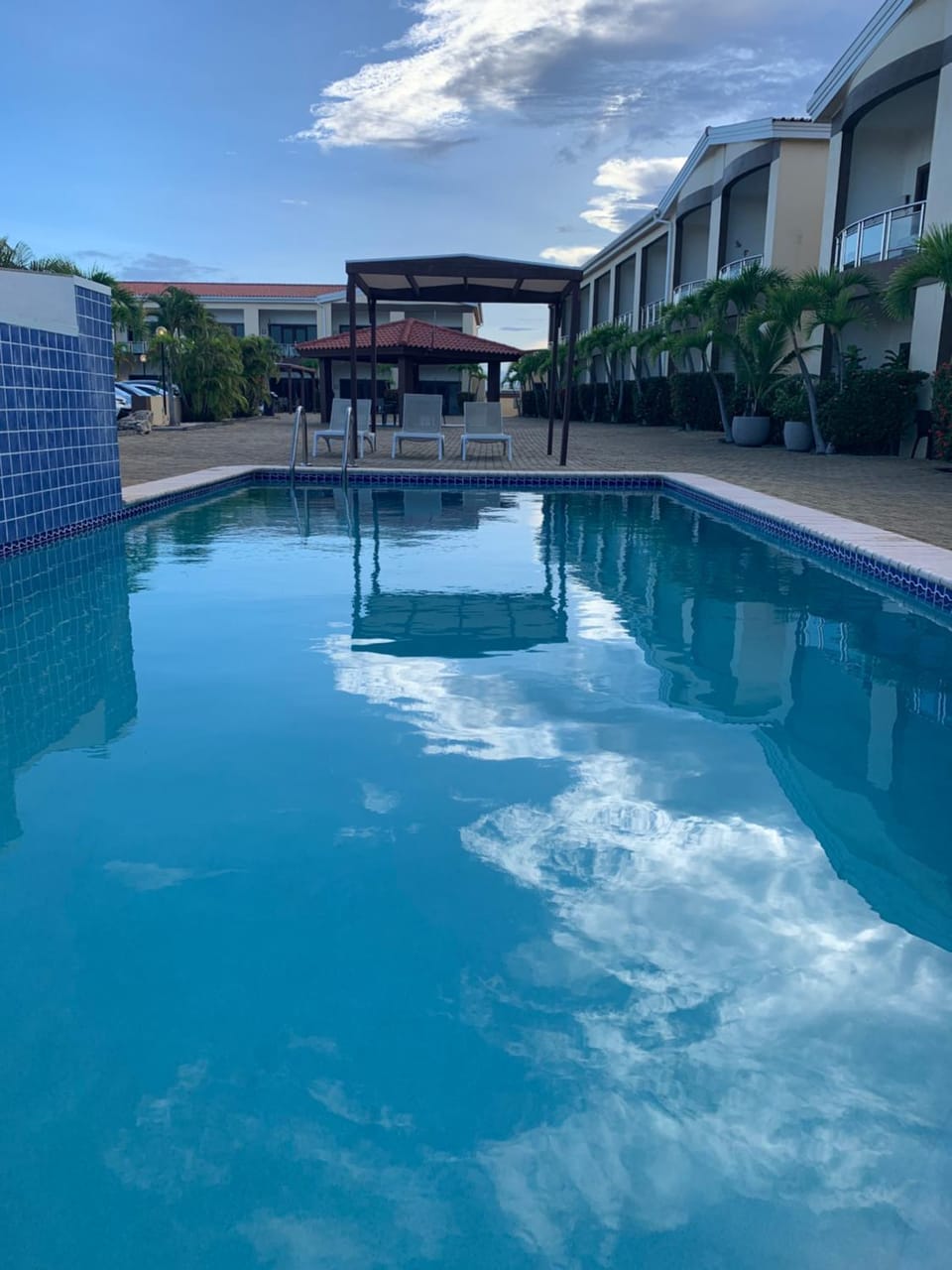 Tranquil Eagle Beach Condo, sleeps 4 to 6 Apartment hotel in Noord
