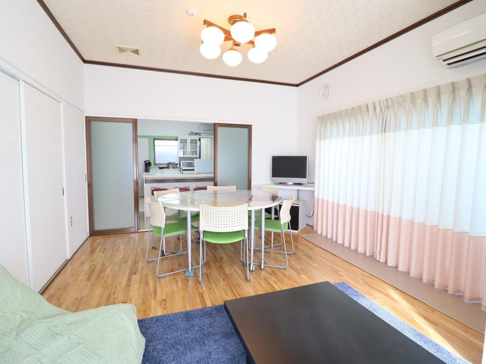 TV and multimedia, Kitchen or kitchenette, Living room, Dining area