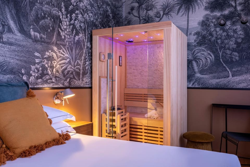 Sauna, Bedroom
