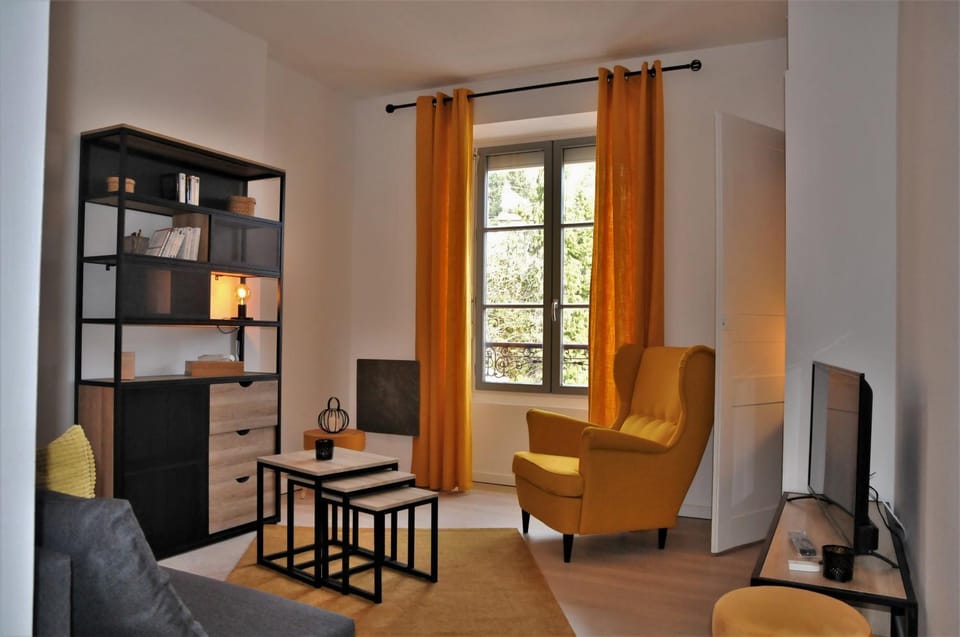 Library, TV and multimedia, Living room, Seating area