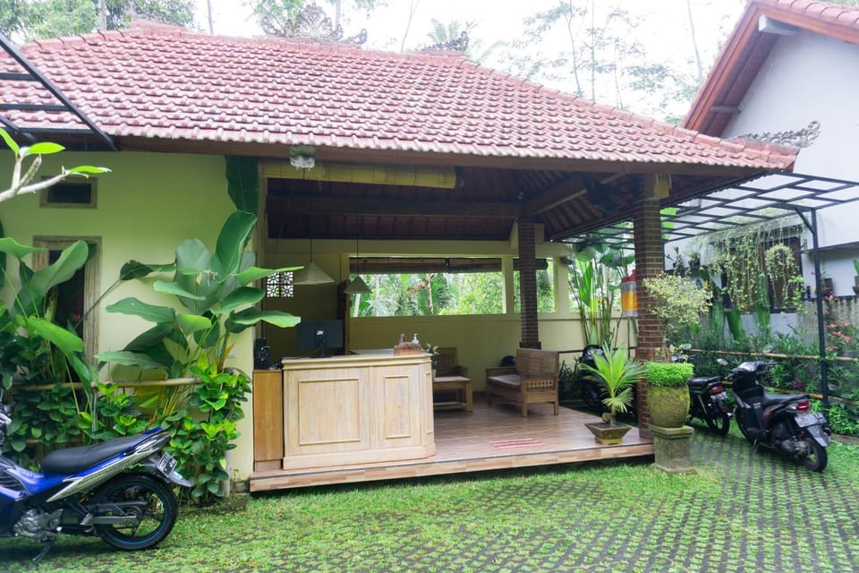 Lobby or reception, Internal: Not applicable to any particular room