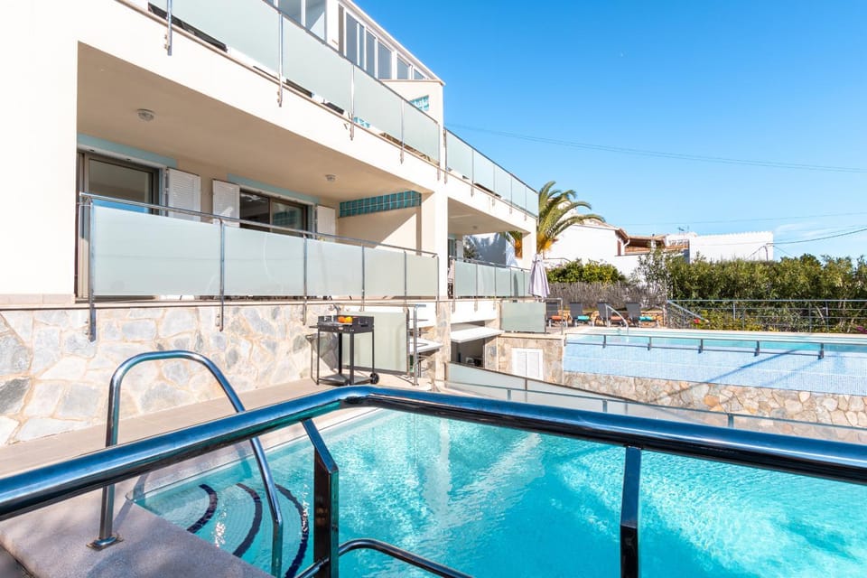 BBQ facilities, Balcony/Terrace, Lobby or reception, Swimming pool