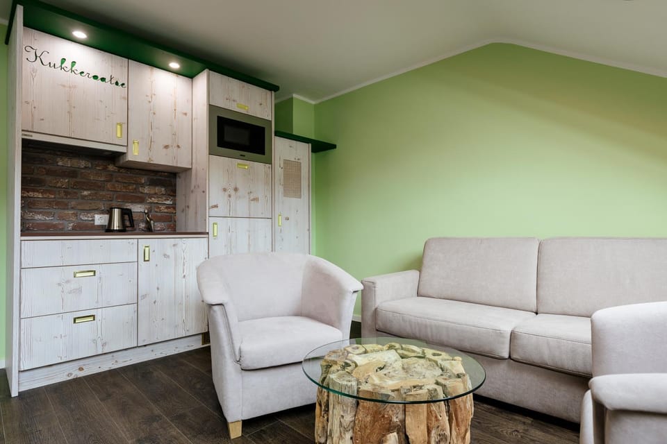 Kitchen or kitchenette, Photo of the whole room, Seating area