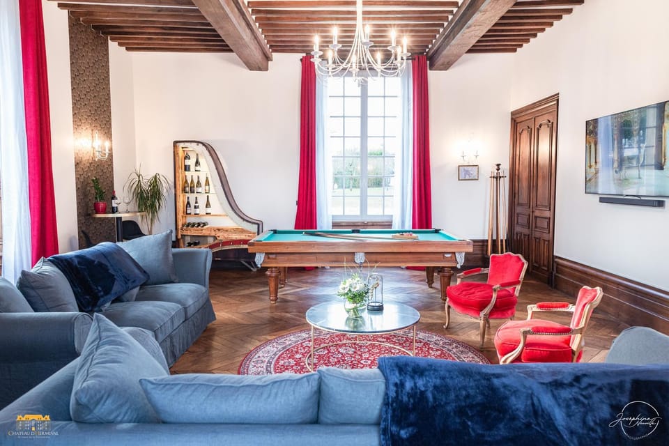 Living room, Lounge or bar