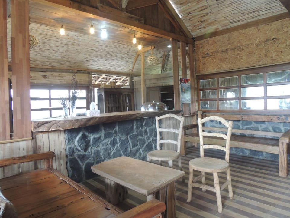 Property building, Breakfast