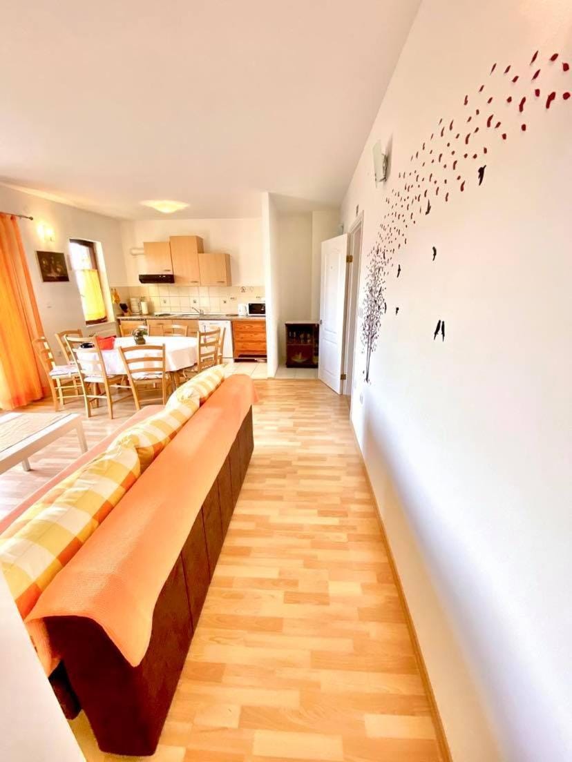 Apartment Neda Apartment in Podstrana