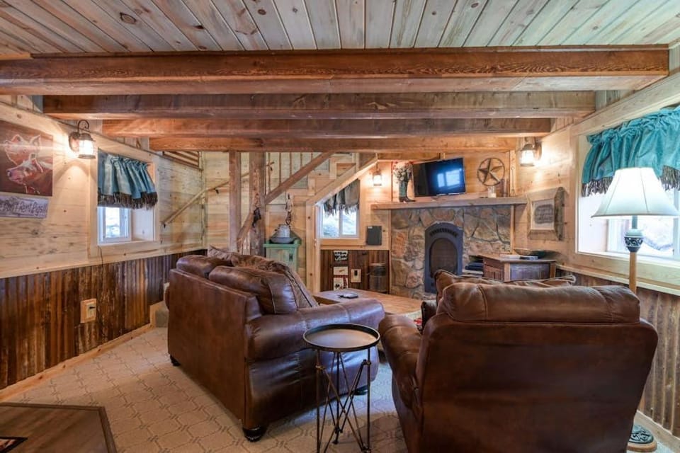 Return to Lonesome Dove House in South Fork