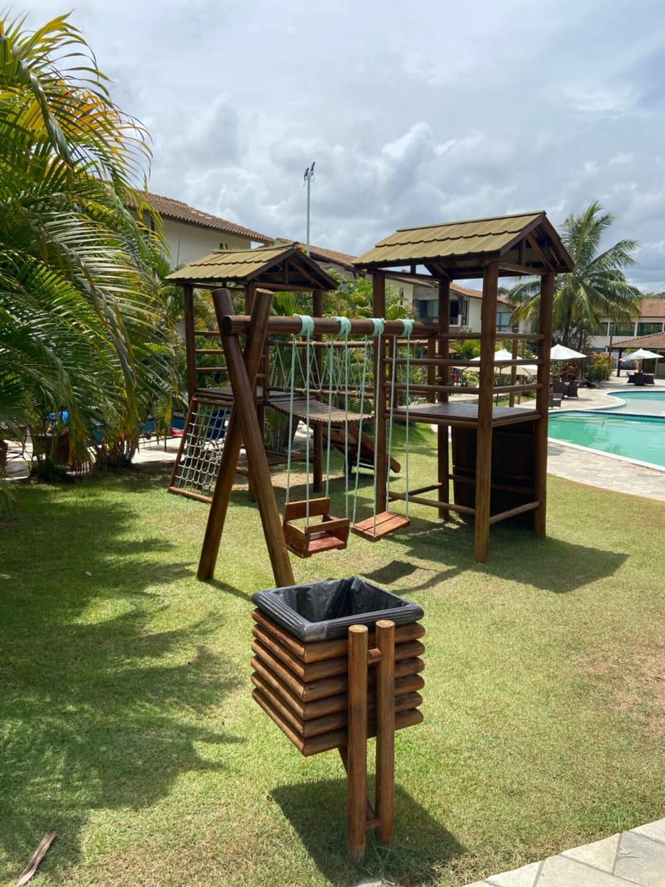 Muro alto Bangalô pé na areia House in State of Pernambuco, Brazil