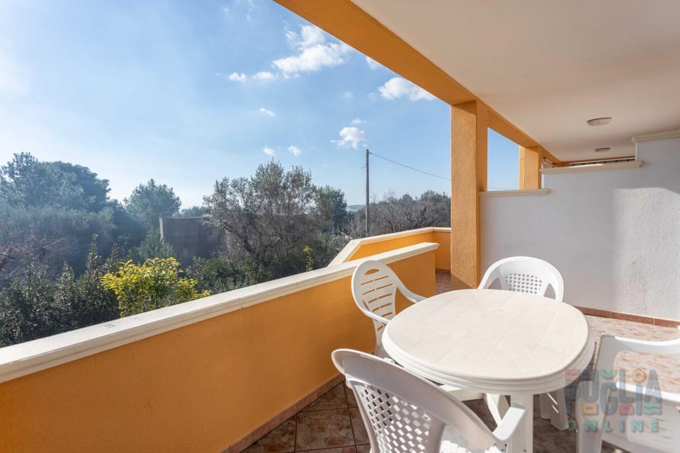 Property building, Patio, Day, View (from property/room), Balcony/Terrace, Kitchen or kitchenette, Dining area