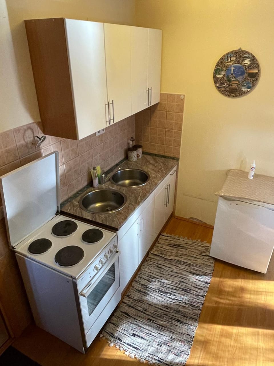 Yellow House Apartment in Zlatibor