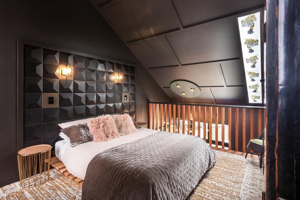 Bed, Photo of the whole room, Bedroom