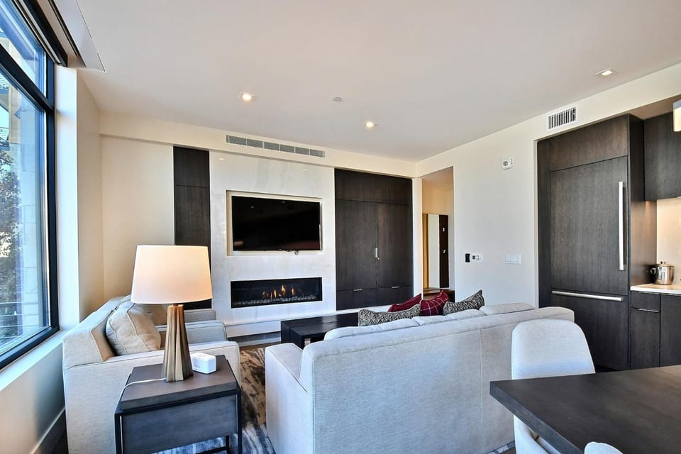Modern Ski In Out 2 BR in Canyons Village Apartment in Wasatch County