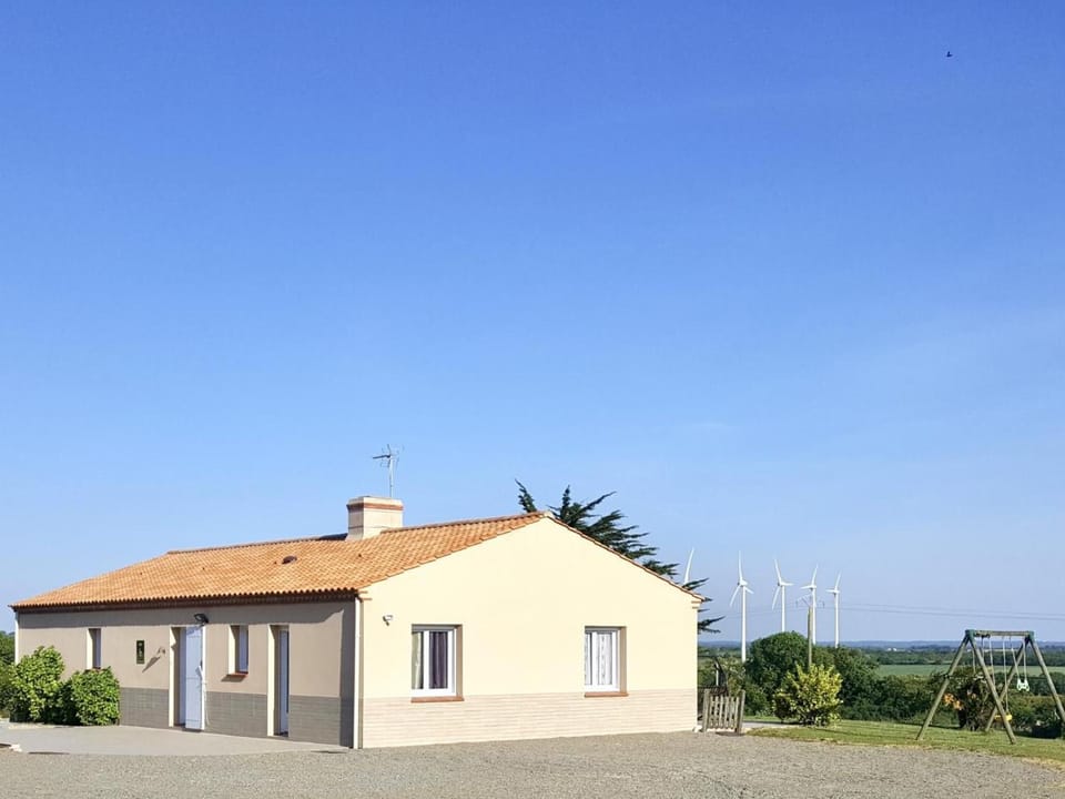 Maison récente à la ferme avec jardin, terrasses, 4 chambres, proche plages et pêche privée - FR-1-426-86 House in Pays de la Loire